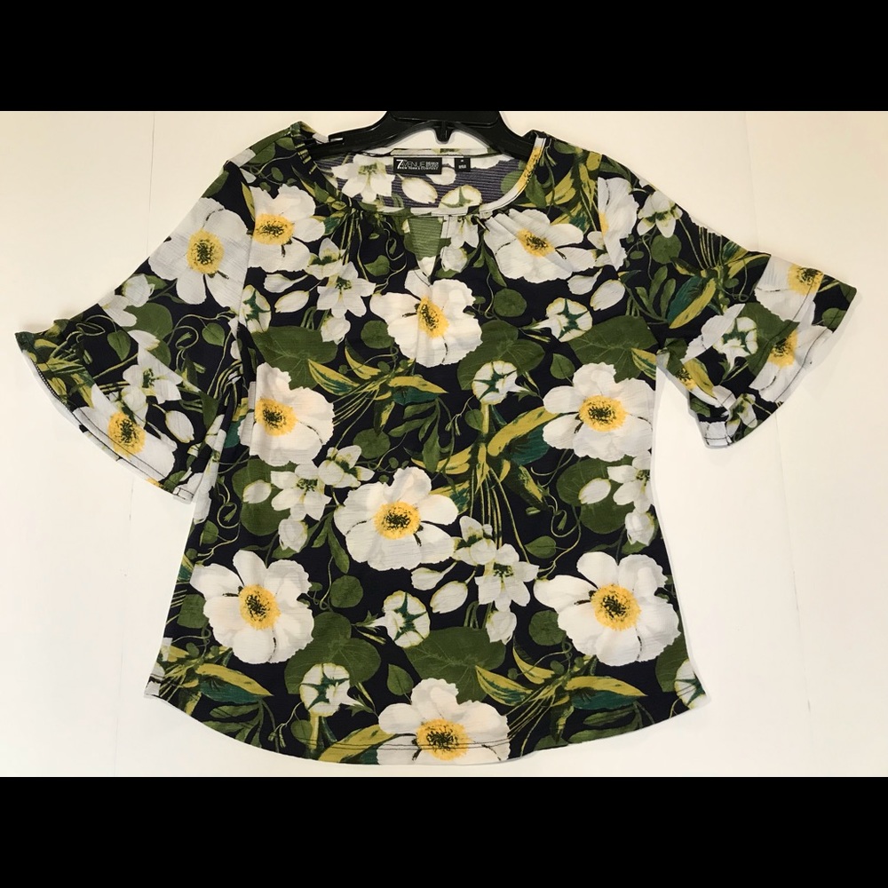 New York & Company women’s top - brand new